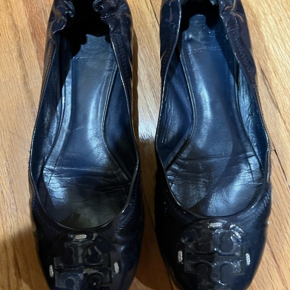 Tory Burch Black Reva Flats EUC comes with box and dust bag - Picture 3 of 4